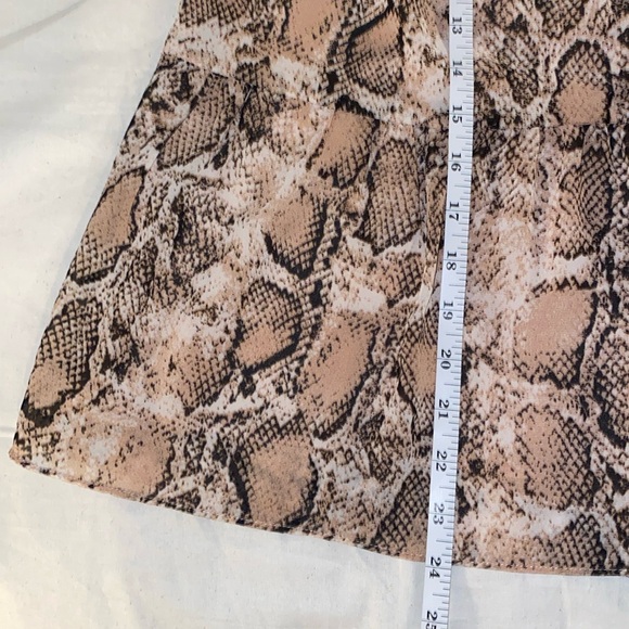 Gilli Snake Print Tiered Sleeveless Top - Picture 10 of 13